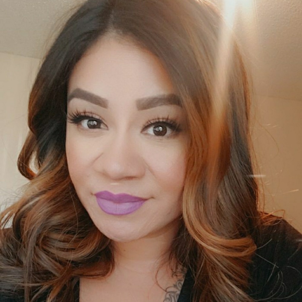 Meet your Posher, Desirae